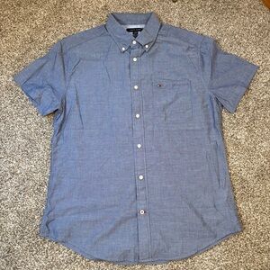 NWT Tommy Hilfigure Short Sleeve Chambray‎ Button Down Shirt  Size Large